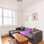 Cosy 2 Bedroom Apartment In Central London With Garden