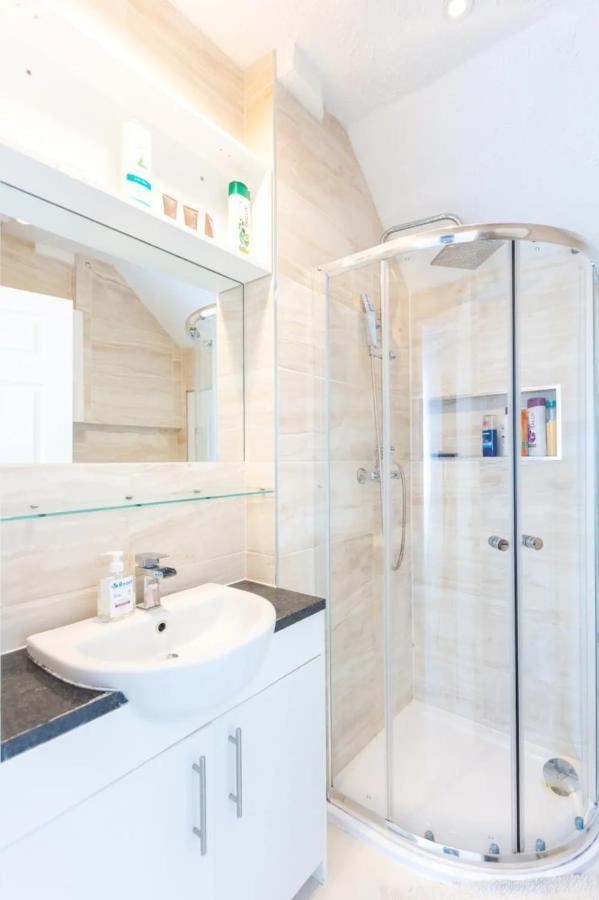 Apartment Cosy 2 Bedroom In With Garden London